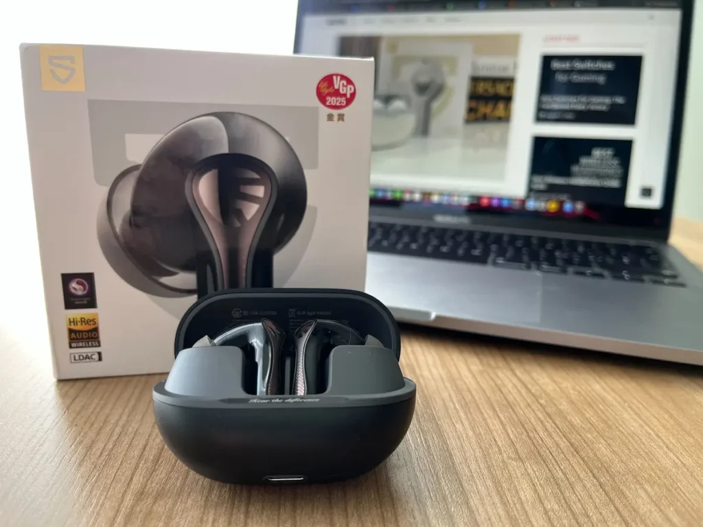 Air5 Pro is lightweight and ergonomic