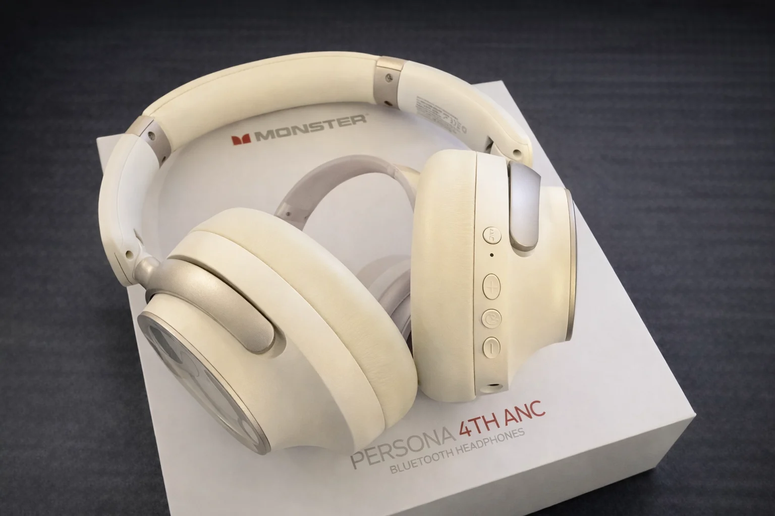 Monster Persona 4th Package Contents