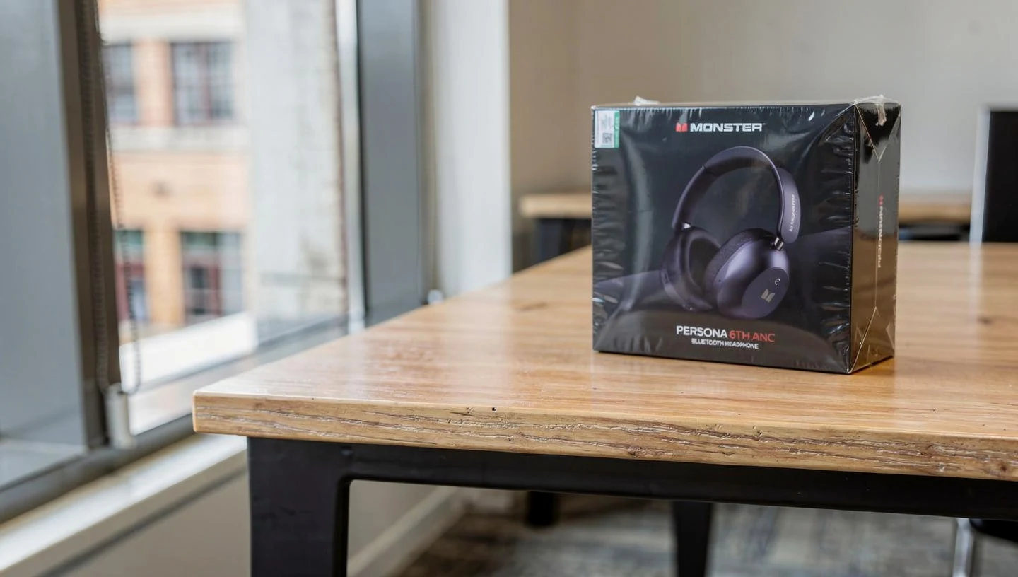 Monster Persona 6th Package Contents